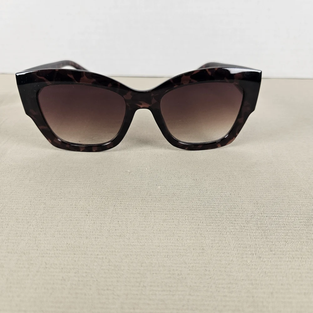 Martha Stewart Tortoiseshell Cat Eye Sunglasses with Brown Gradient Lenses